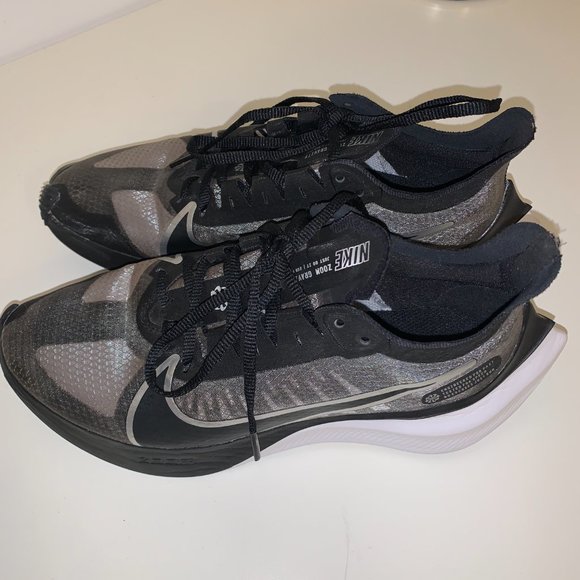 Nike Running Shoes - Picture 2 of 4